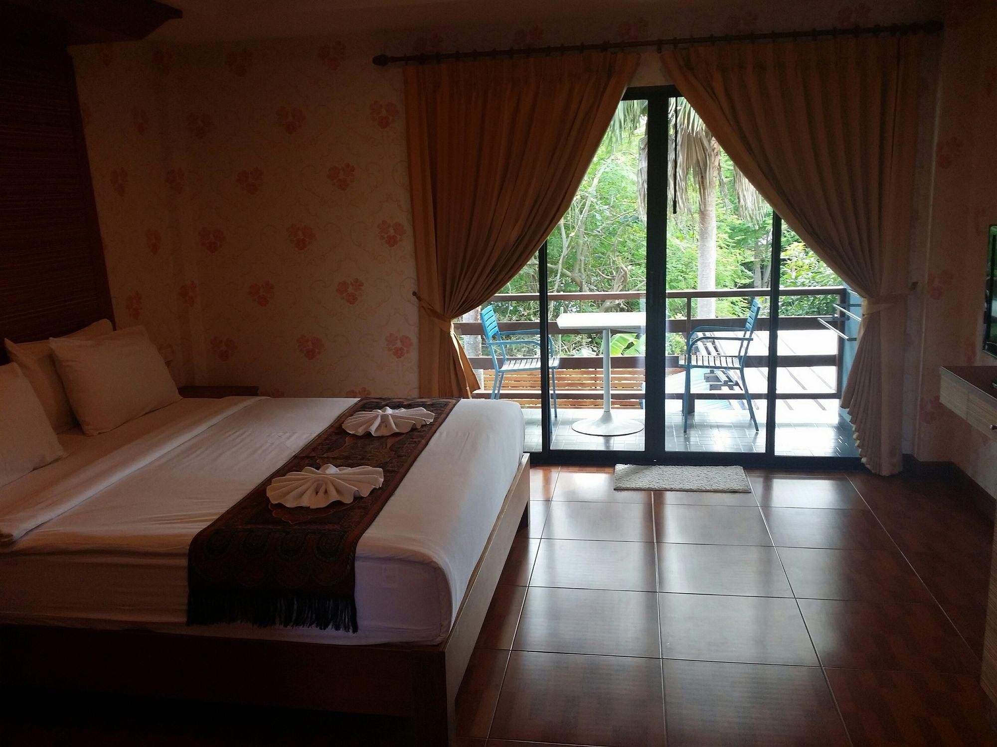 Baan I Un Pool Villa Chonburi Exterior photo